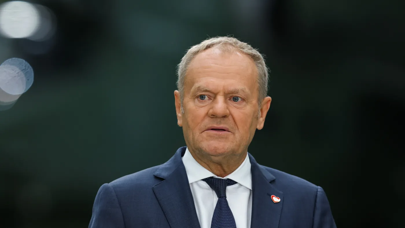 Afera wokół pieniędzy dla powodzian. Ostra reakcja Tuska i odwołanie wiceprezeski KARR