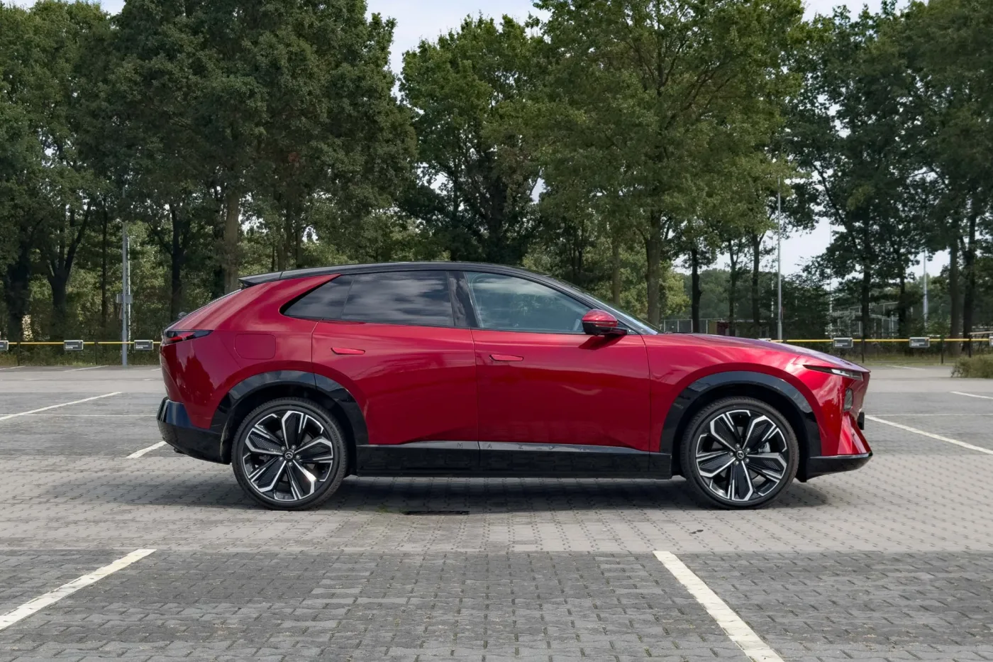 Mazda CX-6e
