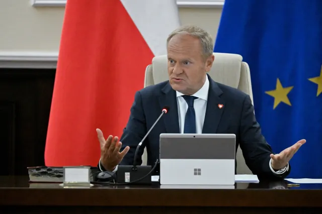 Donald Tusk ujawnia: Marcin Romanowski na 99 proc. tam przebywa