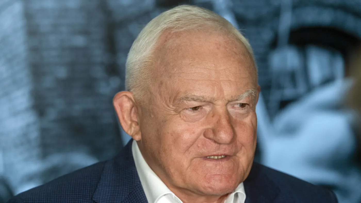 Leszek Miller zabrał głos ws. "Lalki" Netflixa. Padły słowa o "przysiędze wierności"