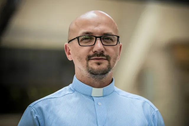 Ojciec Kramer życzył śmierci Benedyktowi XVI? "Przekroczył wszystkie granice"