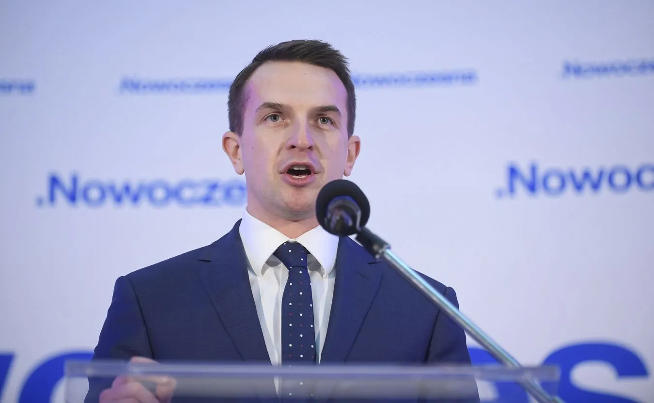 Lider Nowoczesnej pozywa TVP. Chodzi o wspieranie PiS