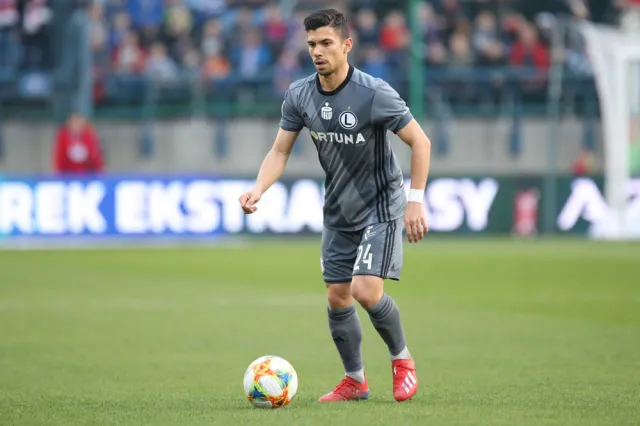 Legia w konfrontacji z Kajratem miała cztery rzuty karne. Wykorzystała... dwa