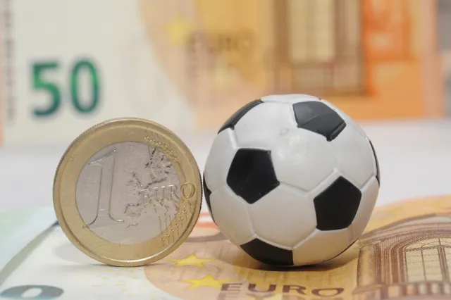 Afera korupcyjna w FIFA: Posypały się kolejne kary