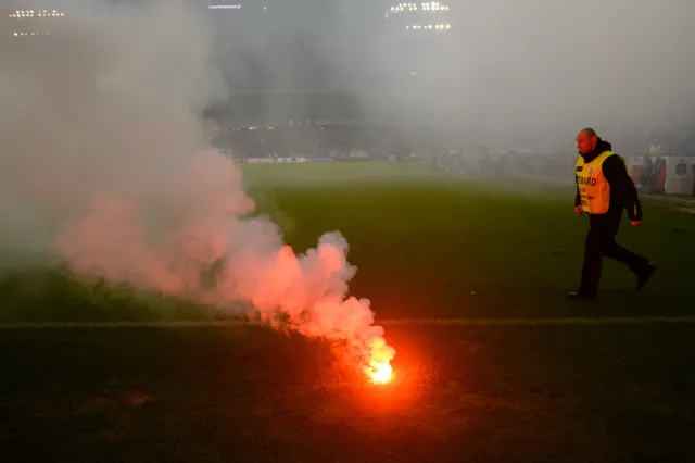 Ekstraklasa: Lech za wybryki kiboli Lechii ukarał fanów... Górnika, Legii i Pogoni