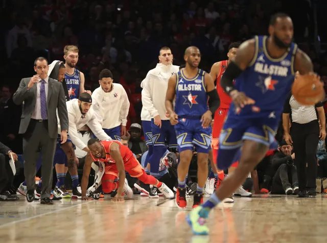 Liga NBA: Koszulka LeBrona Jamesa sprzedana za rekordową kwotę