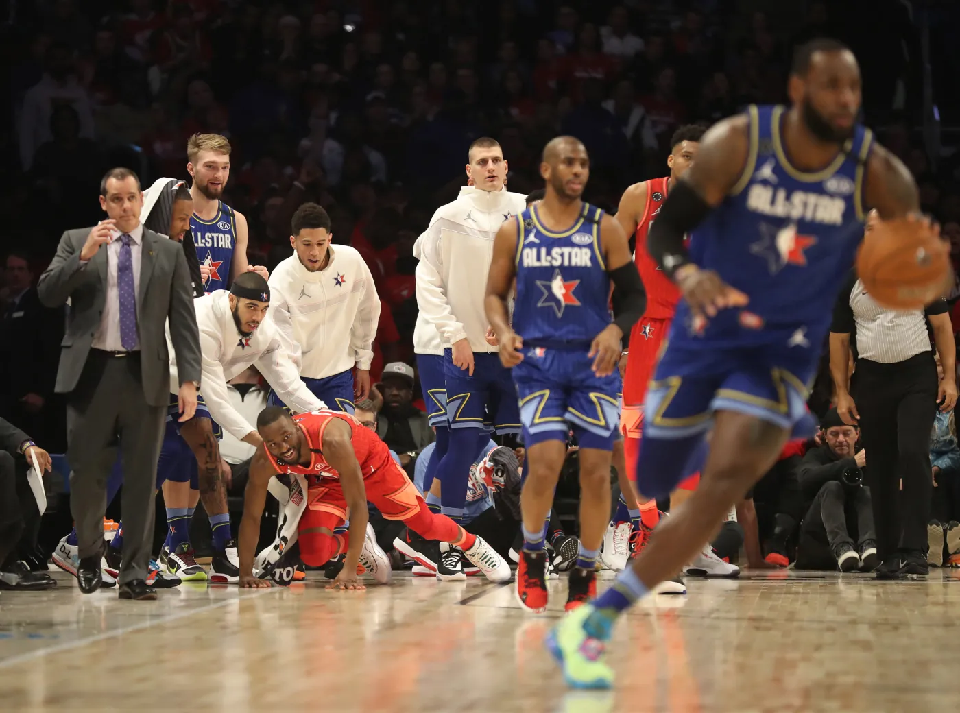 Liga NBA: Koszulka LeBrona Jamesa sprzedana za rekordową kwotę