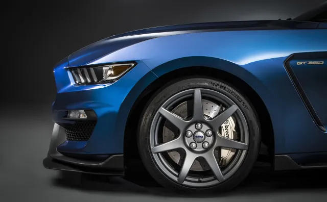 Ford zabierze twój samochód do serwisu. Zaskakujący prezent dla kierowców