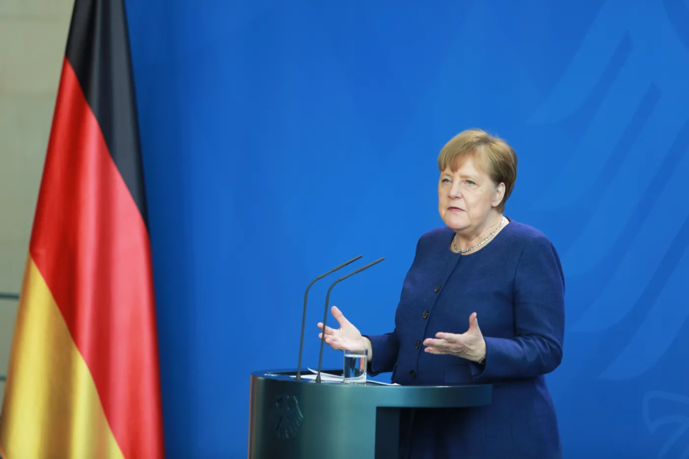 Merkel uzgodniła z prezydentem Chin dostawy odzieży ochronnej. Samolot może lądować nawet codziennie