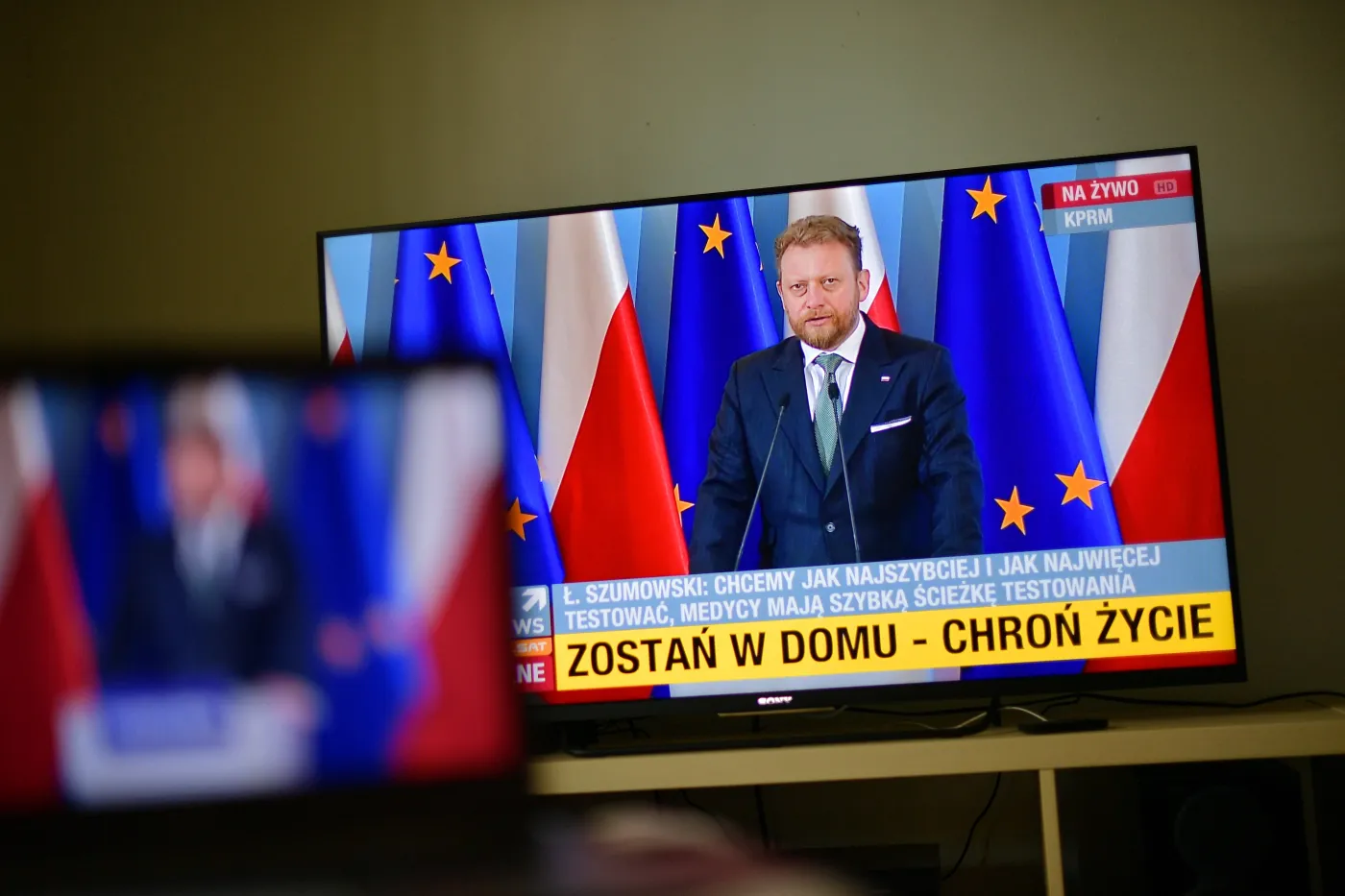 Szumowski: Powoli powinniśmy iść w kierunku obowiązkowych maseczek