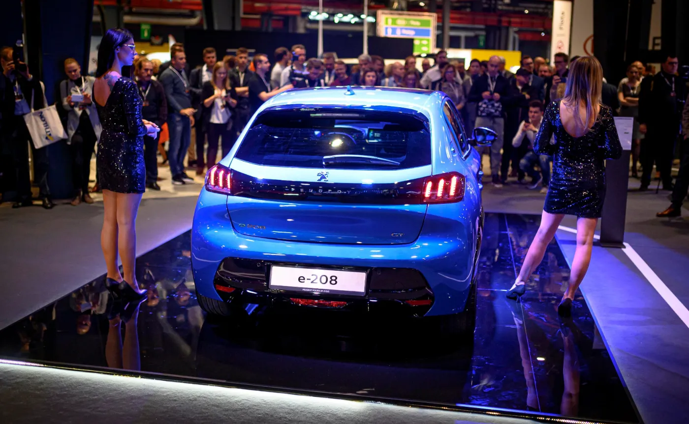 Peugeot e-208