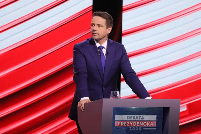 Duda czuje już oddech Trzaskowskiego. Faworytów dzieli już tylko 10 pkt proc. [SONDAŻ]