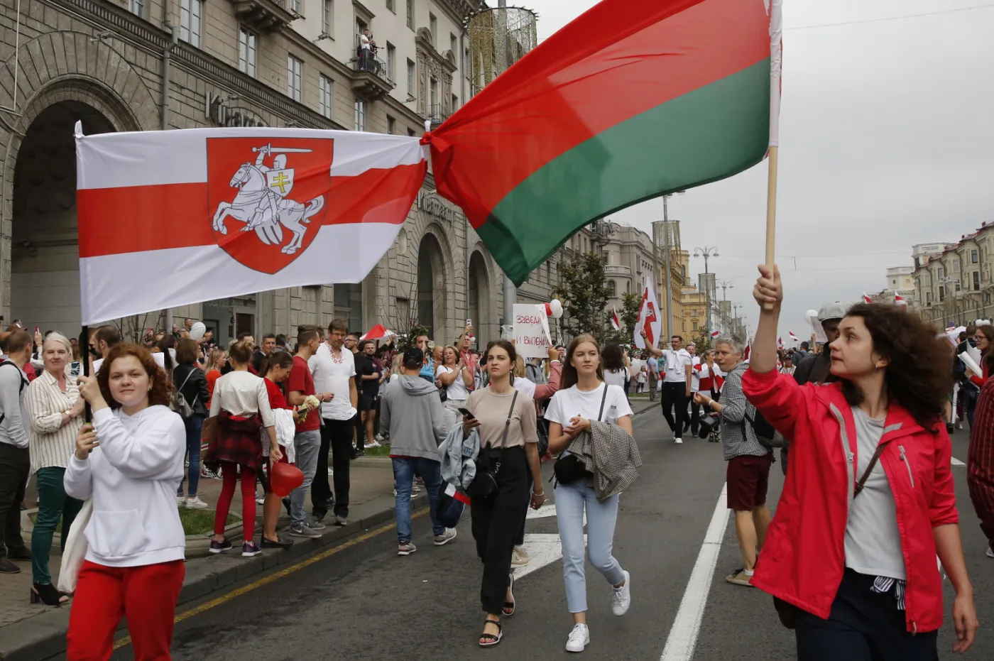 Bruksela niczym linoskoczek szuka równowagi w Białorusi. "UE nie może być bezczynna"