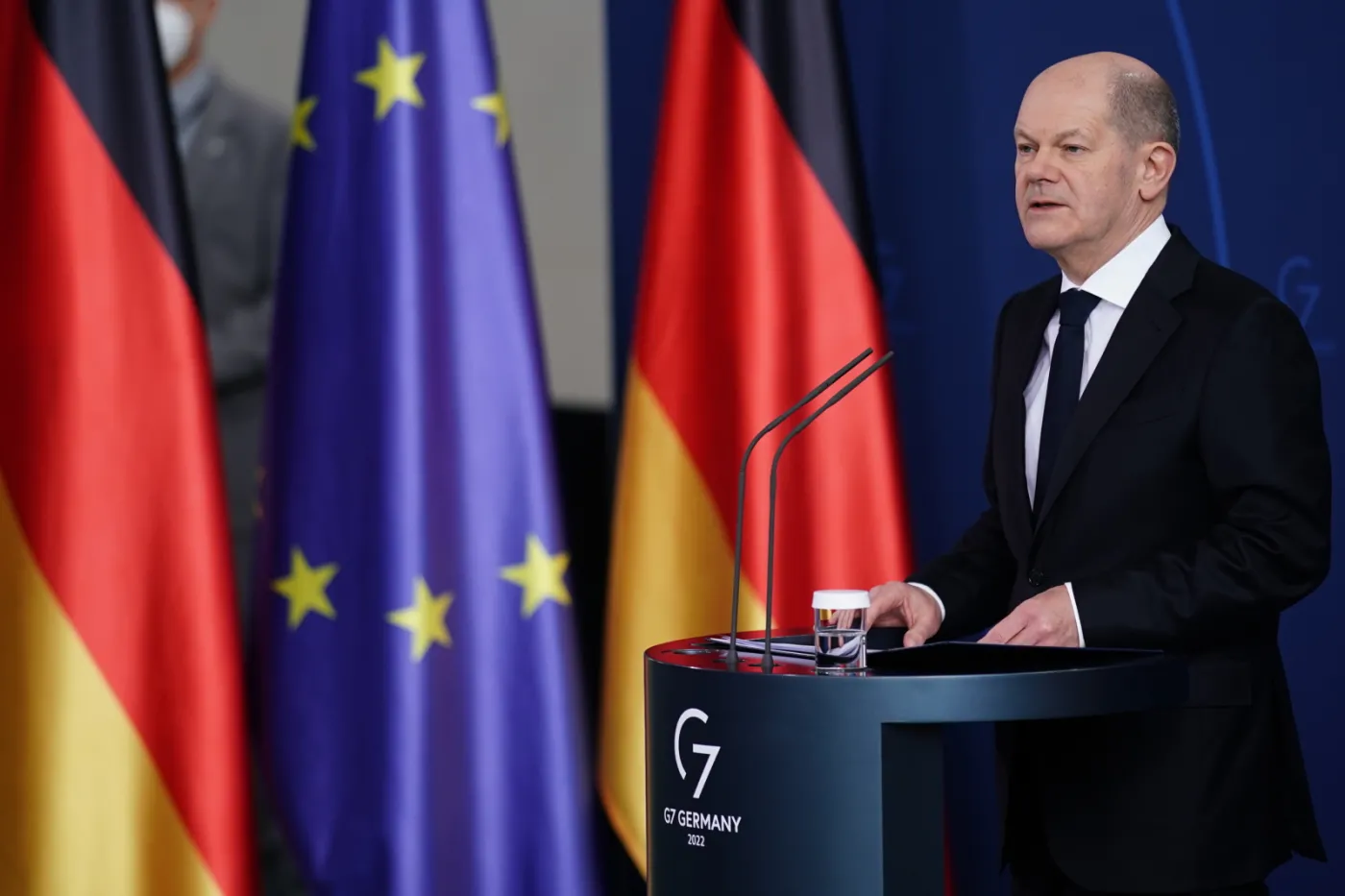"Putin przynosi cierpienie swoim sąsiadom". Kanclerz Niemiec zapowiada surowe sankcje wobec Rosji