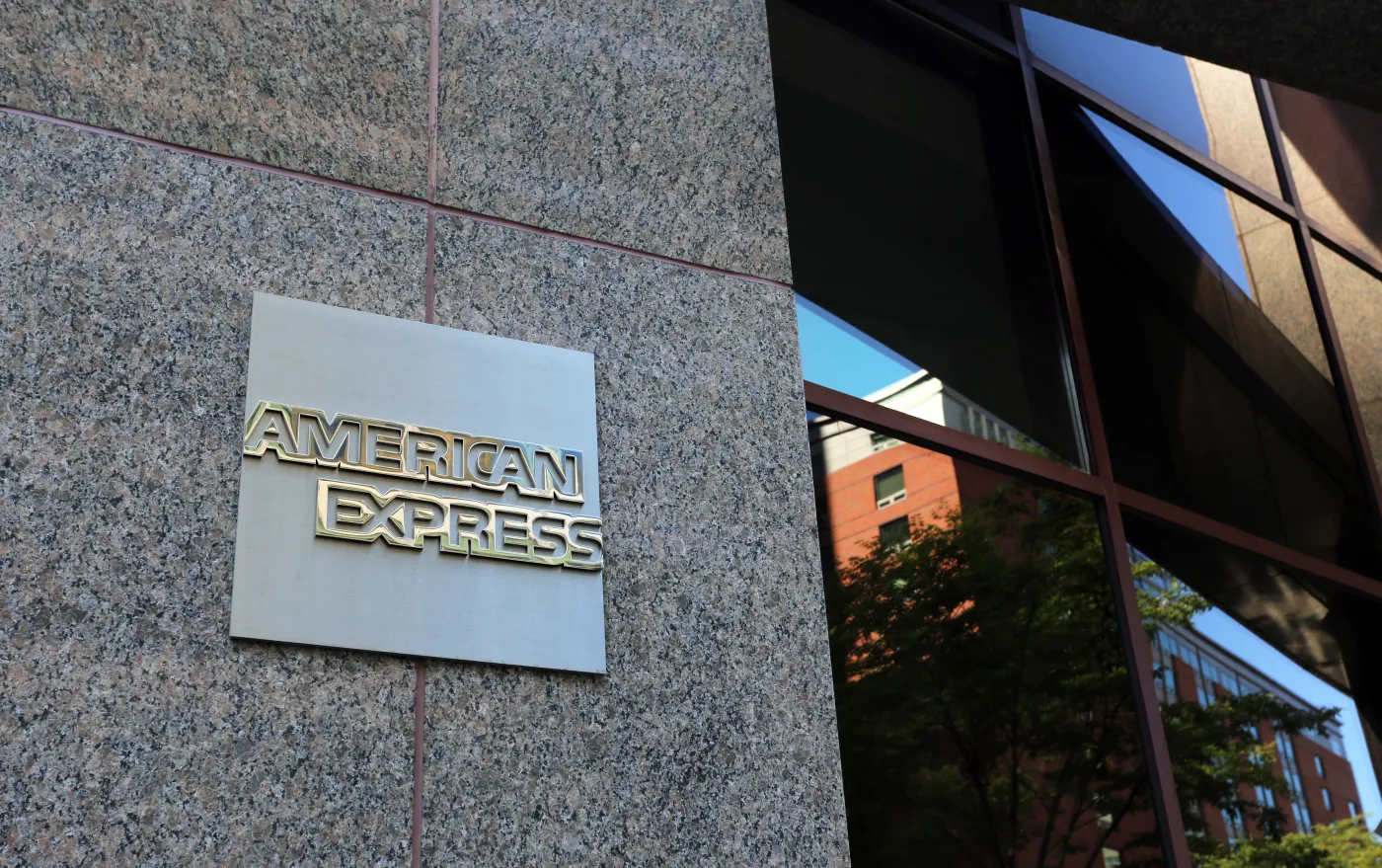 American Express zawiesza działalność w Rosji