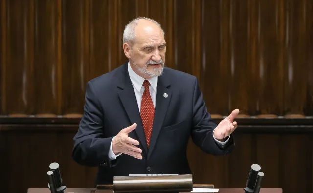 Macierewicz o przyczynach katastrofy pod Smoleńskiem: Były przynajmniej dwie eksplozje