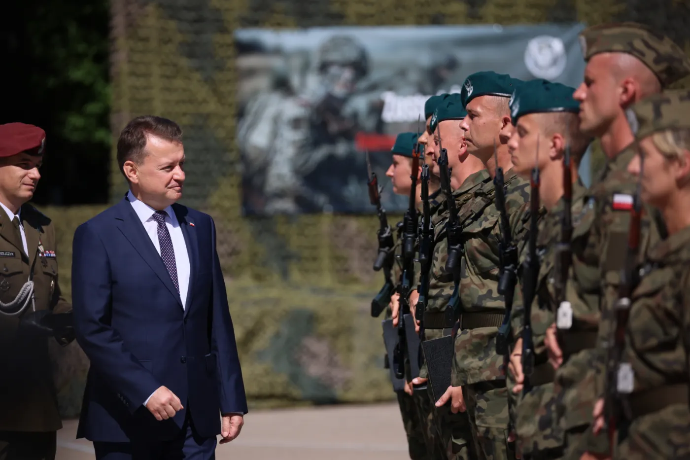 Szef MON: Otrzymaliśmy 8 tys. zgłoszeń do dobrowolnej służby wojskowej