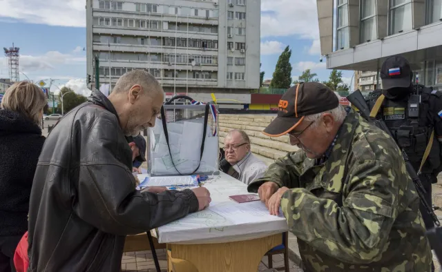 Żołnierze w niewoli rosyjskiej są zmuszani do udziału w pseudoreferendum
