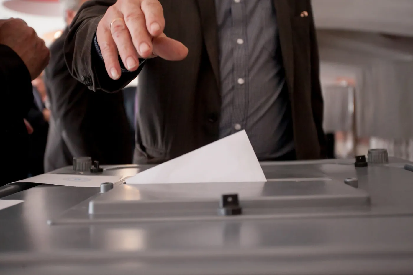 Rozpoczęły się wybory do europarlamentu. Wyniki exit poll po godzinie 21