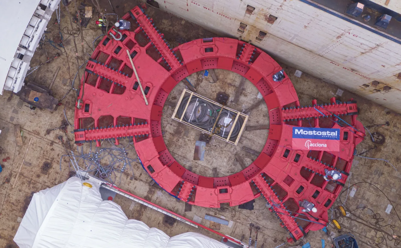 Transport tarczy TBM planowo dotarł na miejsce postoju w Jankach