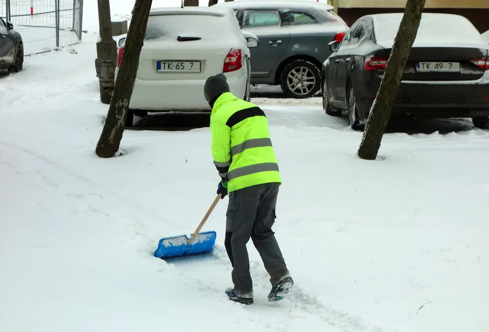 Ponad tysiąc osób bez prądu. Świętokrzyskie zasypane