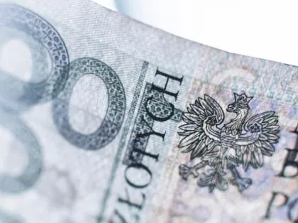 Kurs złotego wzrósł do poziomu lokalnych maksimów z września