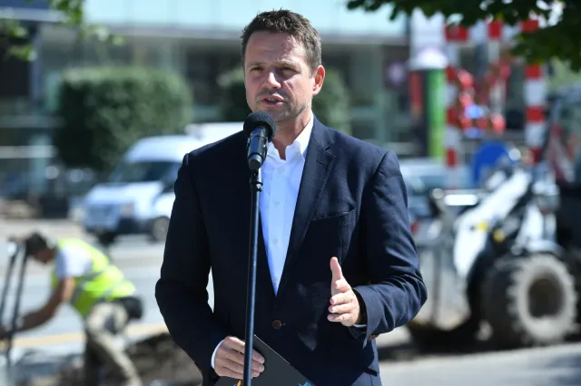 Trzaskowski: stan wyjątkowy nie jest dziś potrzebny. PiS nie chce, żebyśmy wiedzieli co dzieje się na granicy