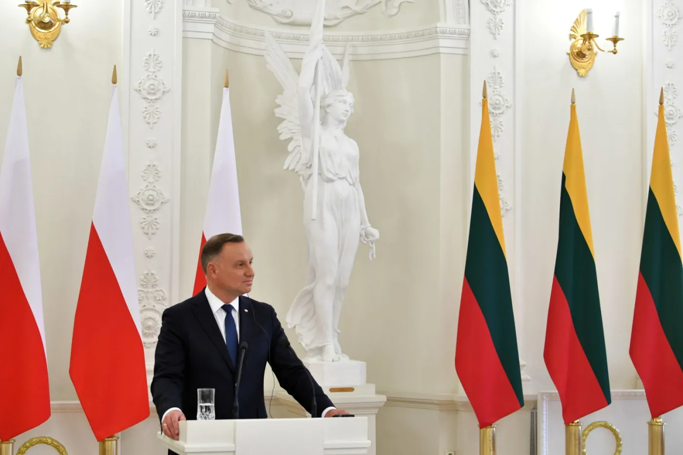 Duda w Wilnie: Od rosyjskiej agresji na Ukrainę widmo konfliktu zbrojnego powróciło do naszej części Europy
