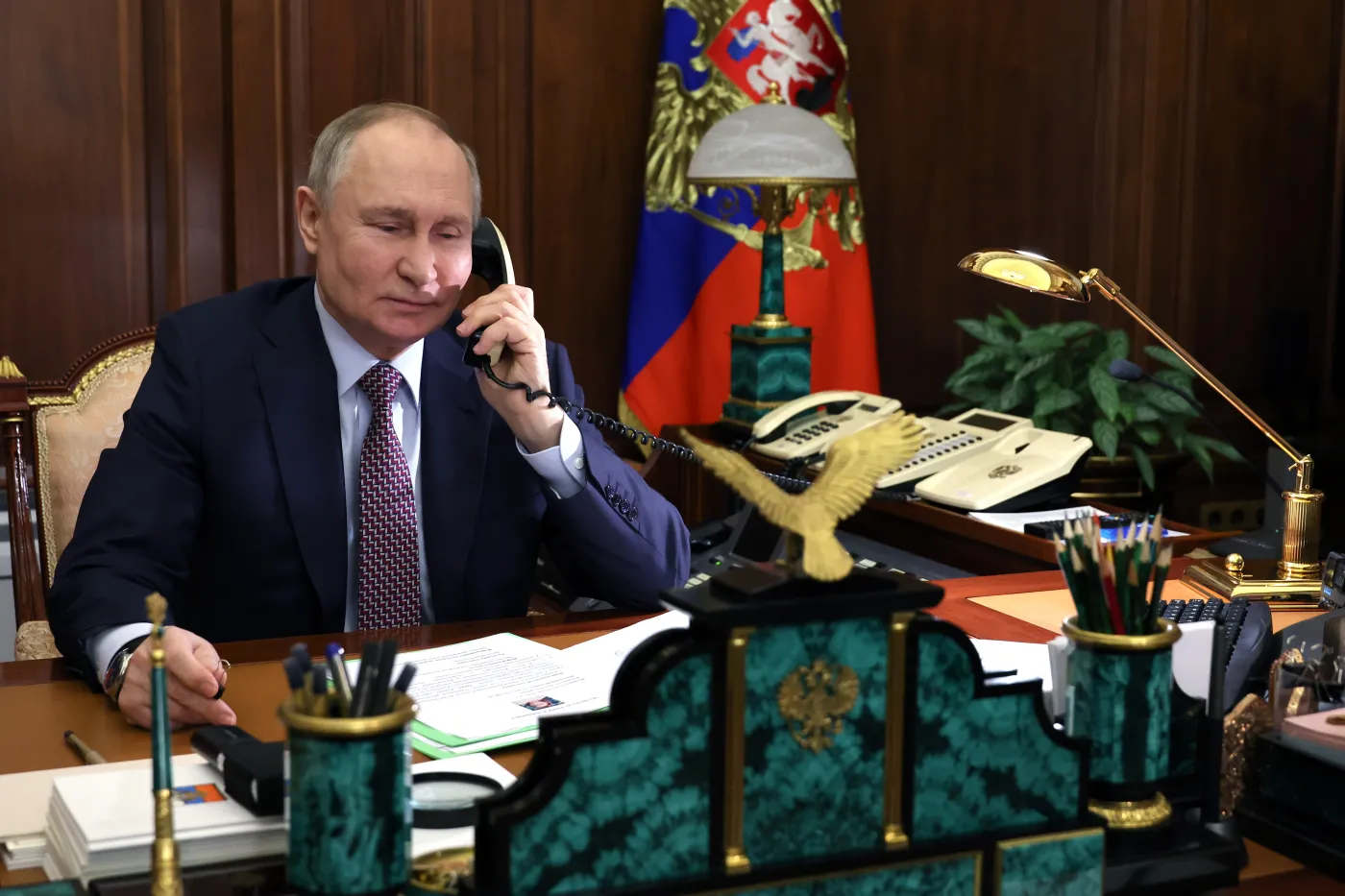 Szansa na rozejm w Ukrainie? "NYT": Putin wysyłał sygnały, ale to może być podstęp