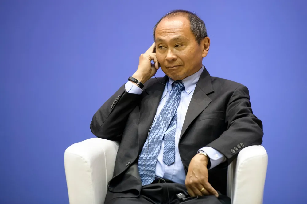 Liberalizm, czyli po stronie silnych. Francis Fukuyama płynie zawsze z wiatrem, nigdy odwrotnie [RECENZJA]