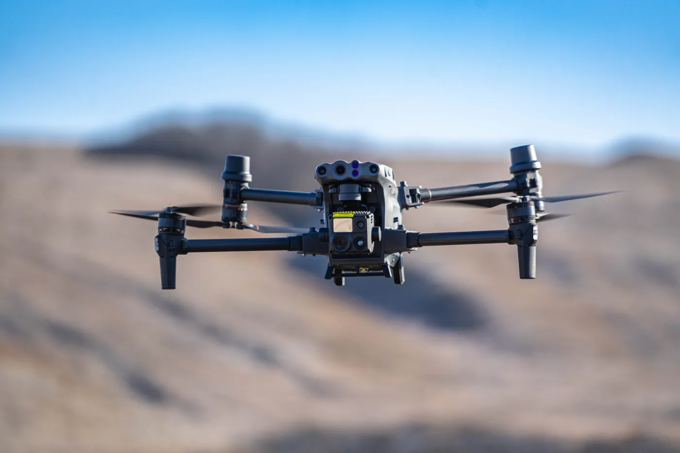 Zanim zaczniesz latać dronem: podstawowe informacje