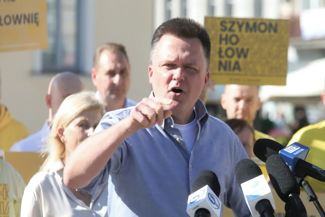 Hołownia: Trzeba będzie zastanowić się nad wycofaniem świadczenia 800+