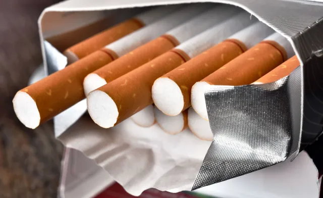 Zakaz sprzedaży papierosów? Ten kraj wycofuje się z pomysłu. "Ogromne zwycięstwo przemysłu tytoniowego"