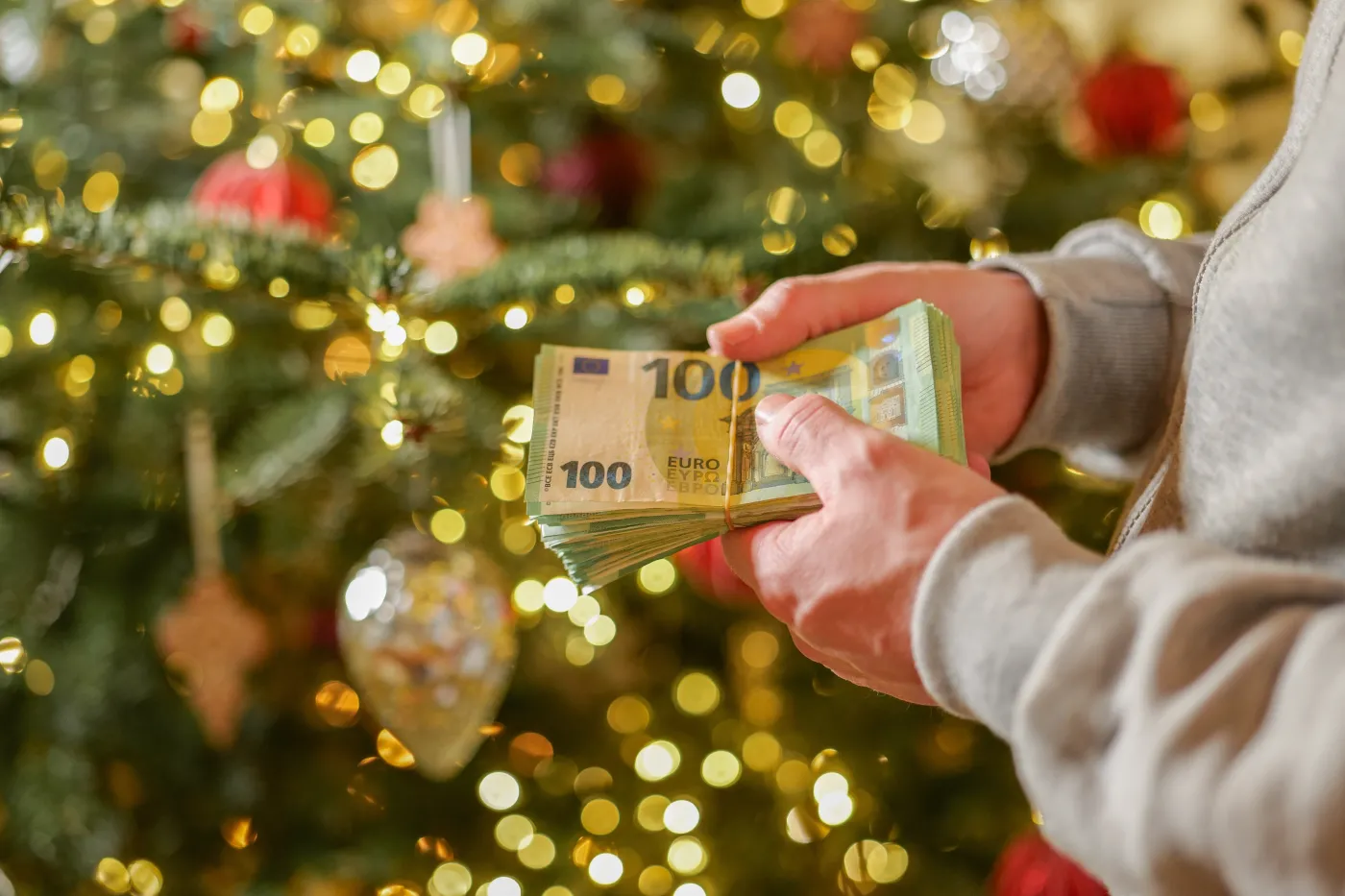 Ekstra gotówka na święta. Polacy mówią wprost, na co wydaliby ją najchętniej