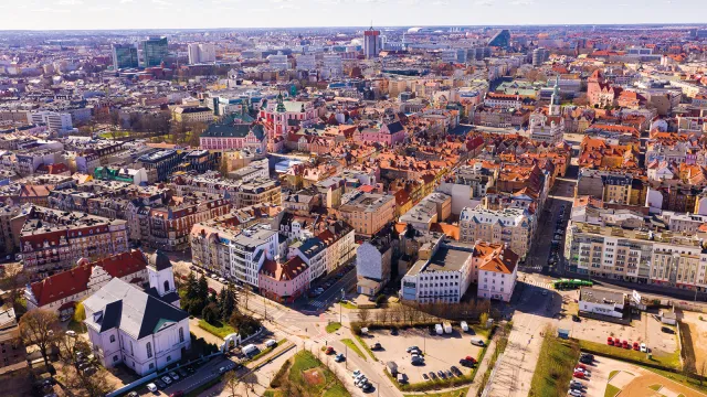 Łódź traci 16 osób dziennie, Gorzów zwija się najszybciej, a Kraków zalicza demograficzny odlot [RANKING]