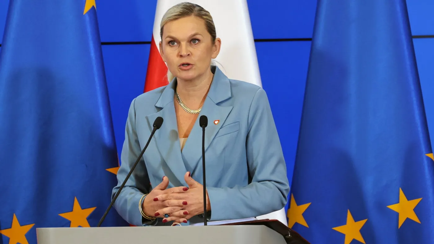 Szkoły będą uczyć walki z fake newsami. Barbara Nowacka potwierdziła zmiany