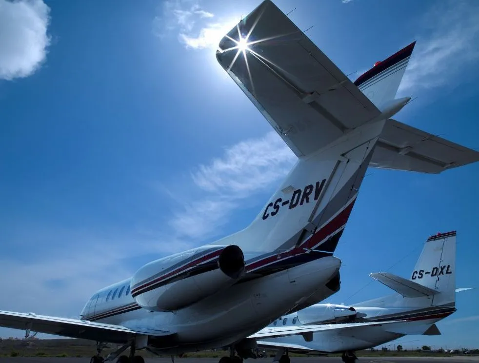 netjets_hawker_7501_191042.jpg