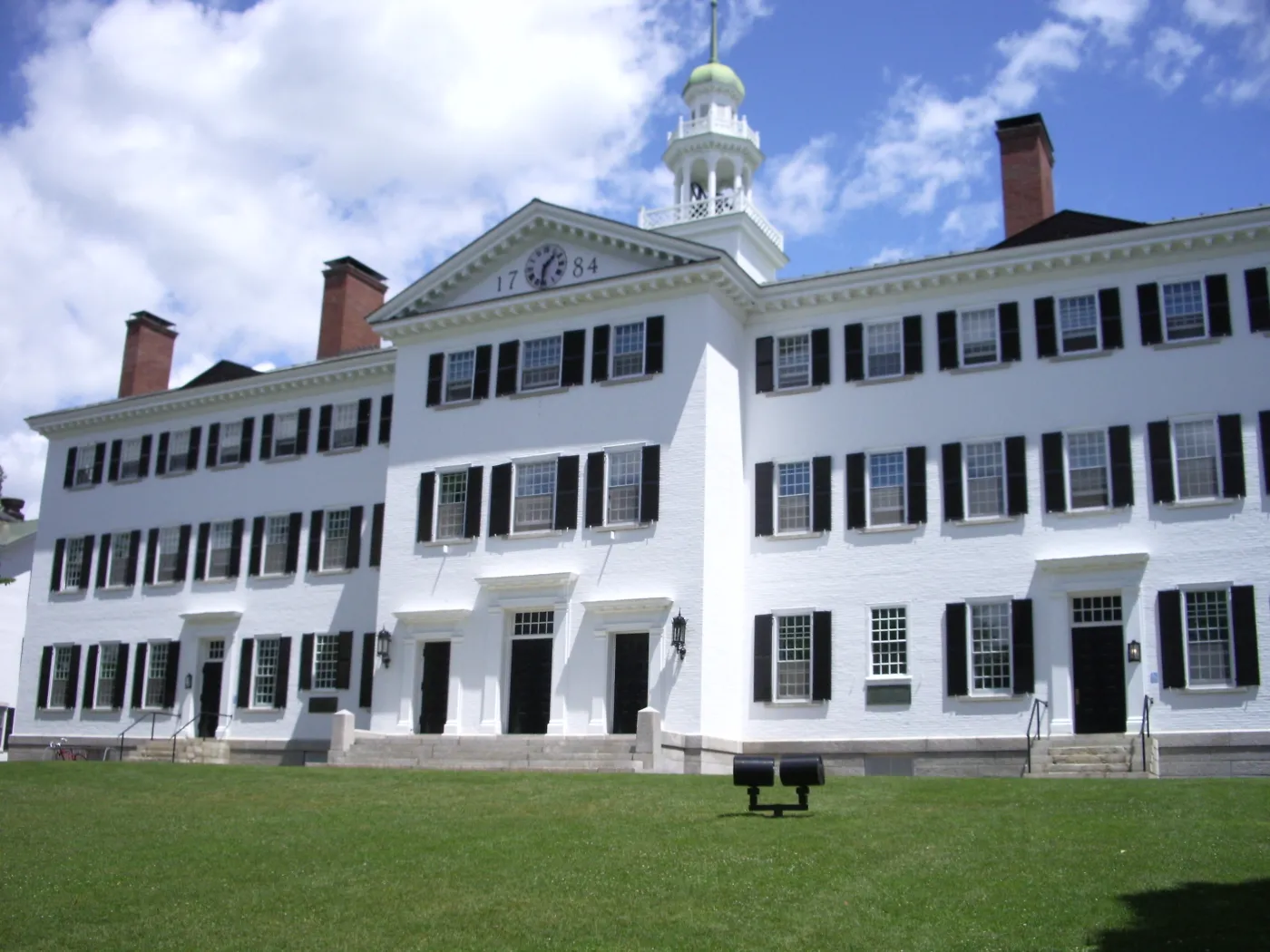 10. Dartmouth College (Tuck School of Business), ocena absolwentów: 3,61 (w skali 5 stopniowej)