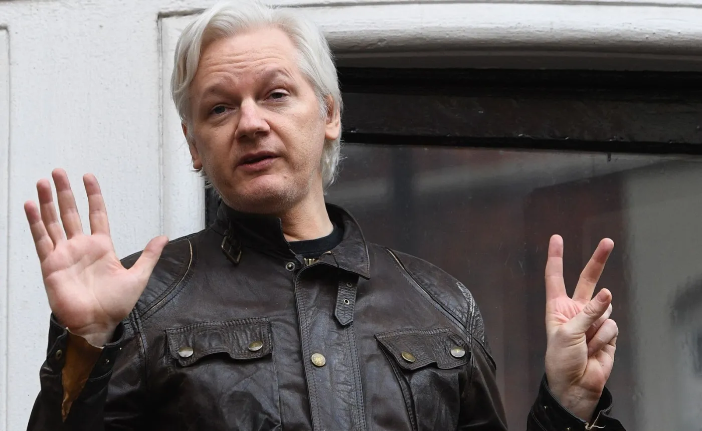 Assange z zarzutem spiskowania w celu zdobycia tajnych danych