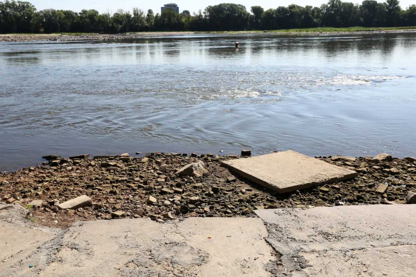 Polskie rzeki wysychają. "Sytuacja będzie się lawinowo pogarszała"