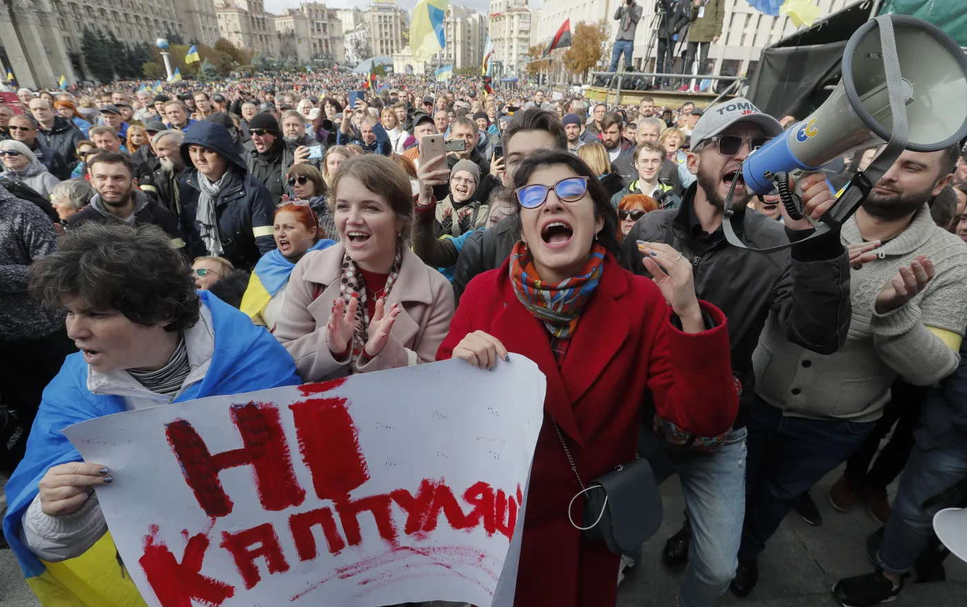 Ukraina: 10 tys. osób protestowało na Majdanie w obawie przed kapitulacją przed Rosją