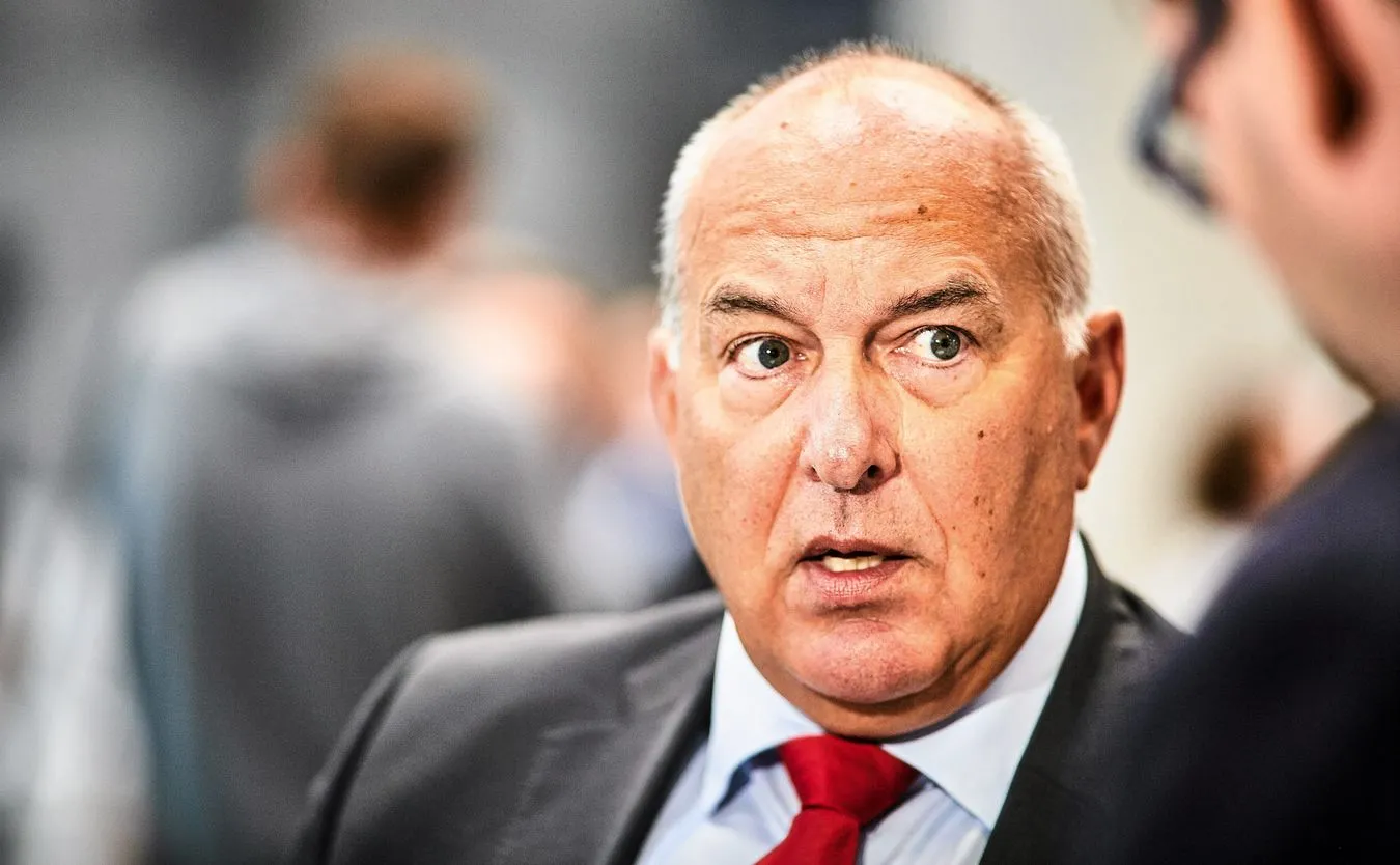 "Ślepy portfel" dla ministra finansów. Szef MF może posiadać akcje spółek