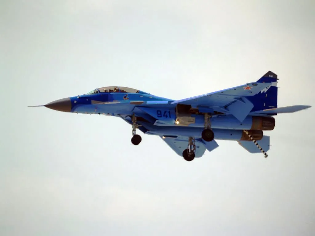 myśliwiec MIG-35