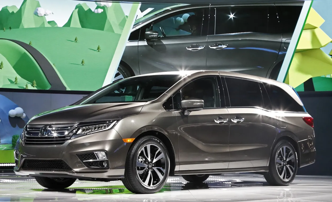 2779939-odyssey-mini-van.jpg