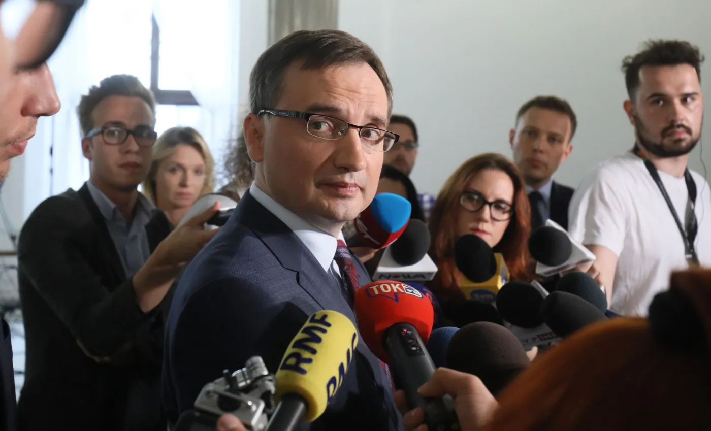 Ziobro do Timmermansa: Proszę nie wypowiadać się z butą i arogancją o Polsce
