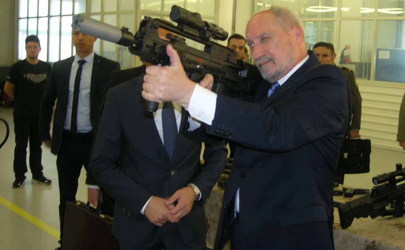 Macierewicz otworzył Centrum Doskonalenia Kontrwywiadu NATO. "Waga przedsięwzięcia jest gigantyczna"