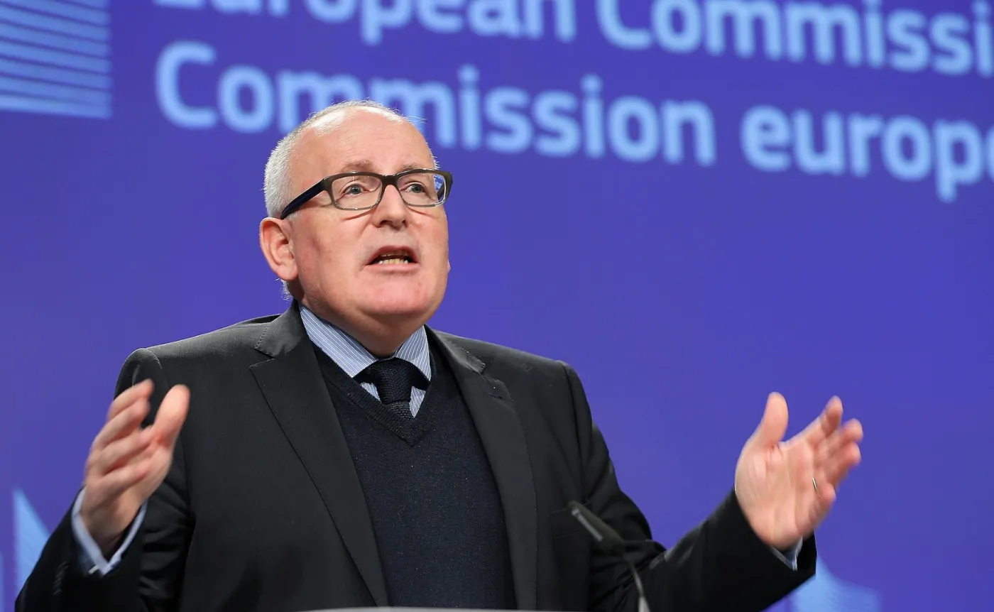 Timmermans o decyzji KE: Warszawa ma trzy miesiące na wprowadzenie rekomendacji