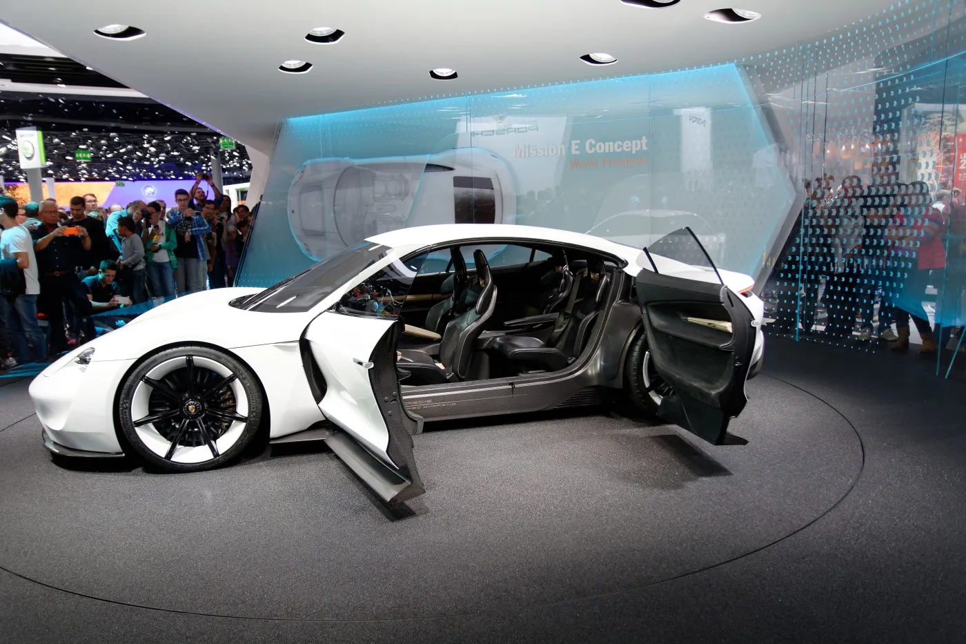 4141577-porsche-taycan-fot.jpg