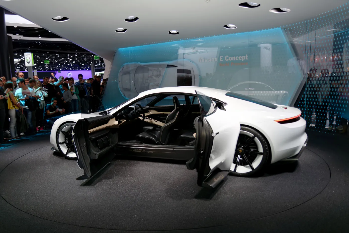 4141609-porsche-taycan-fot.jpg