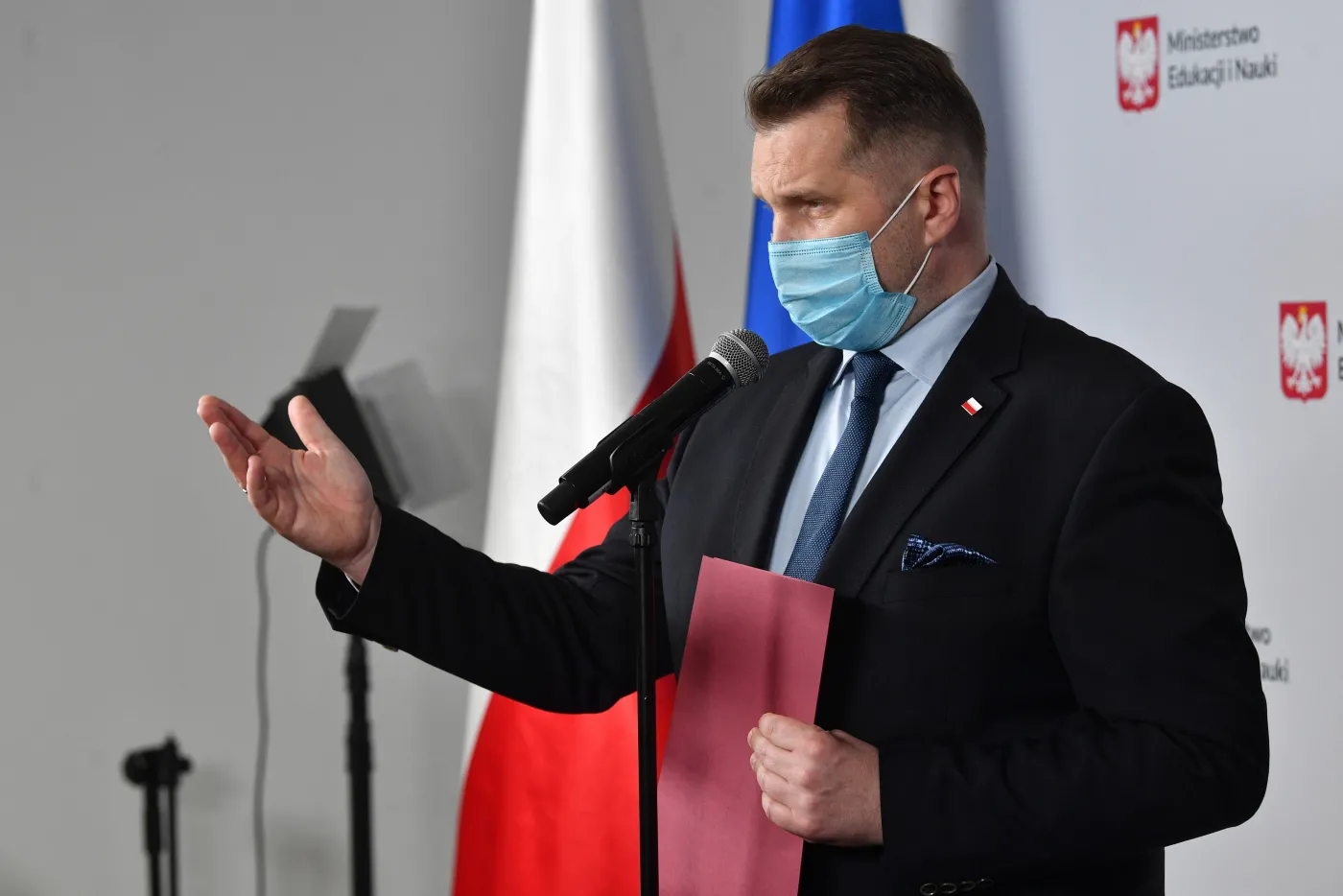 Czarnek dostanie dodatkowe pieniądze. "Minister będzie mógł robić wszystko co będzie chciał"